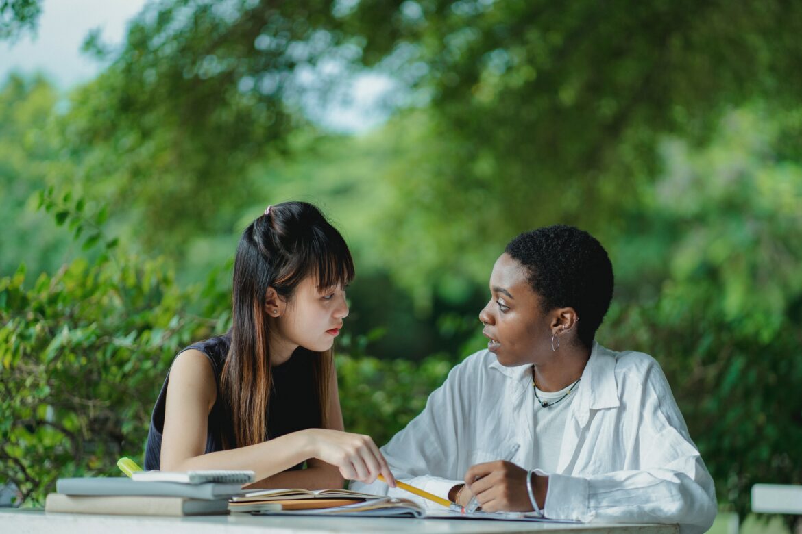 Quality vs. Quantity of corrections: Choose your AI writing tool wisely!